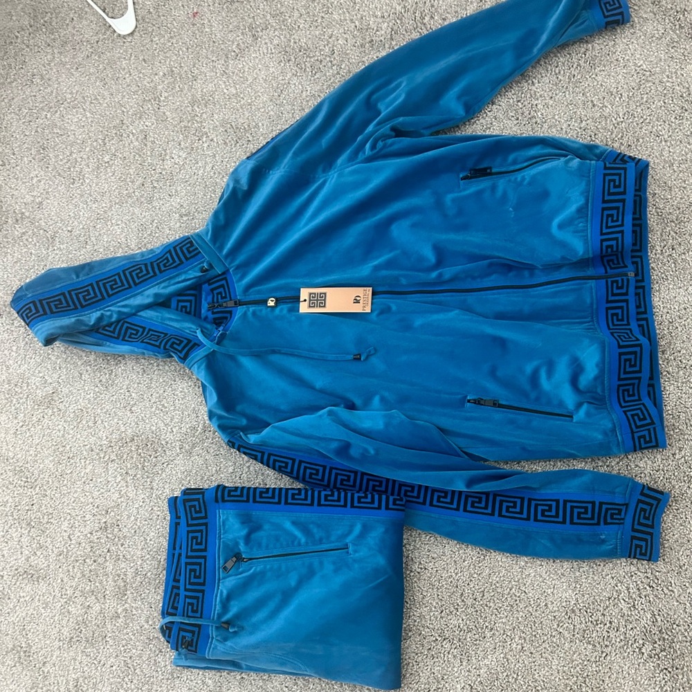 Xxl men’s track suit new with tags
